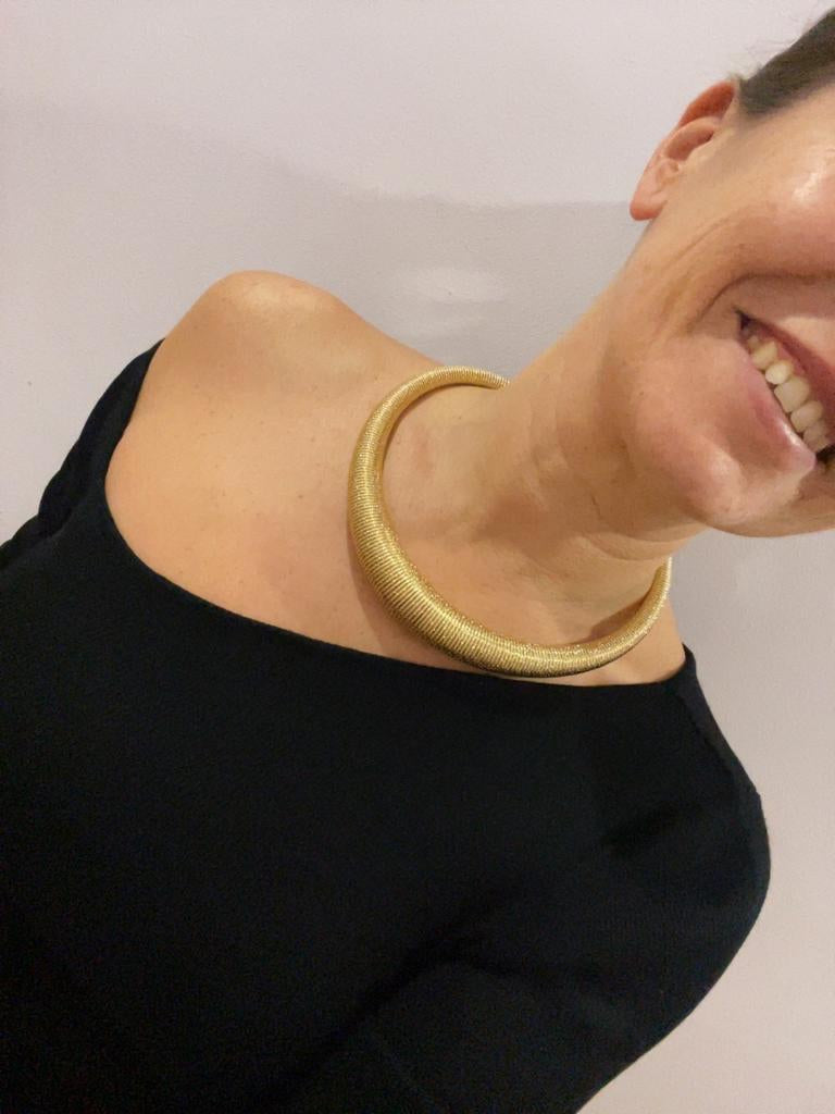 Collar Choker Gambia
