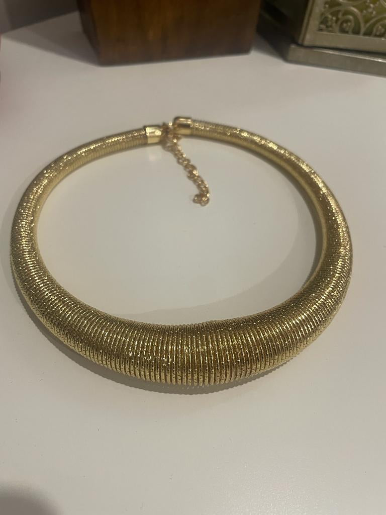 Collar Choker Gambia