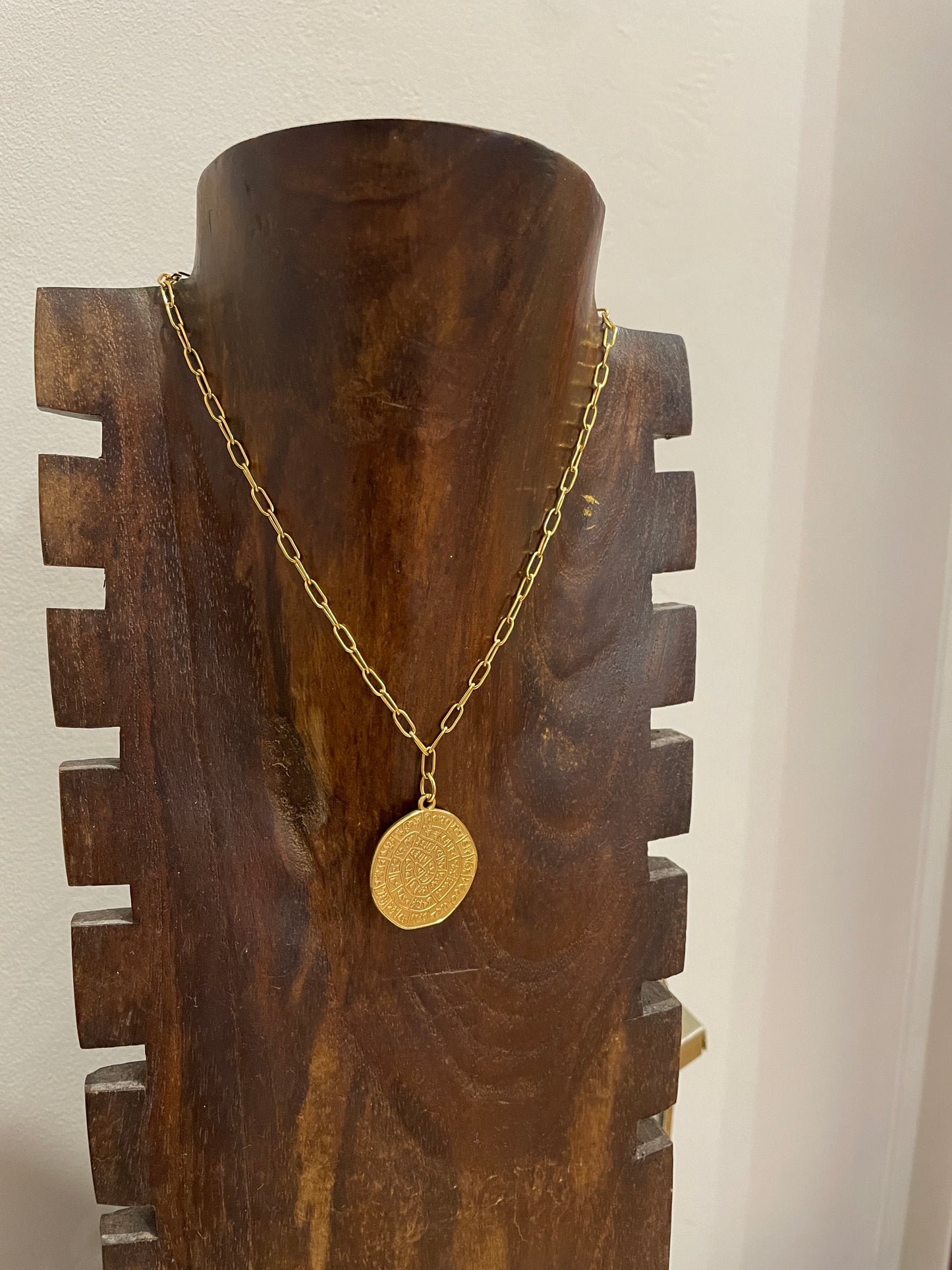 Collar Afrodita medallón dorado