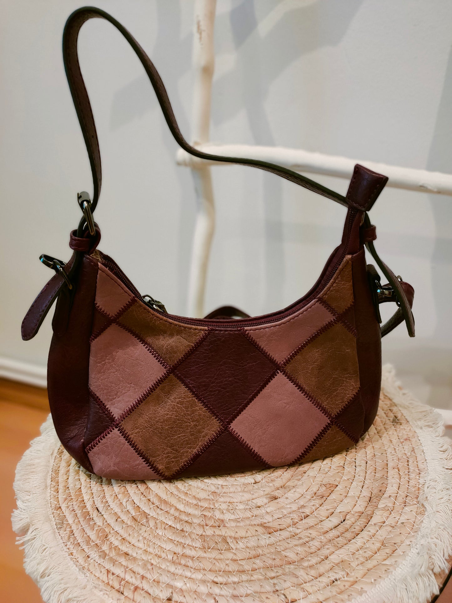 Bolso vintage de hombro rombos granates