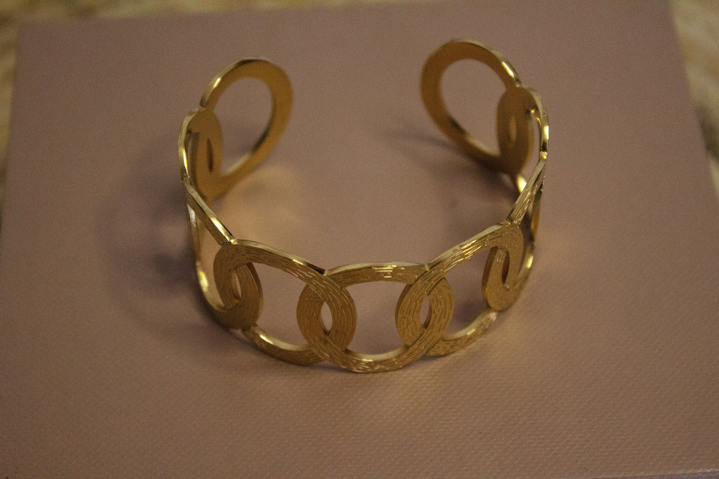 Brazalete Óvalos Entrelazados