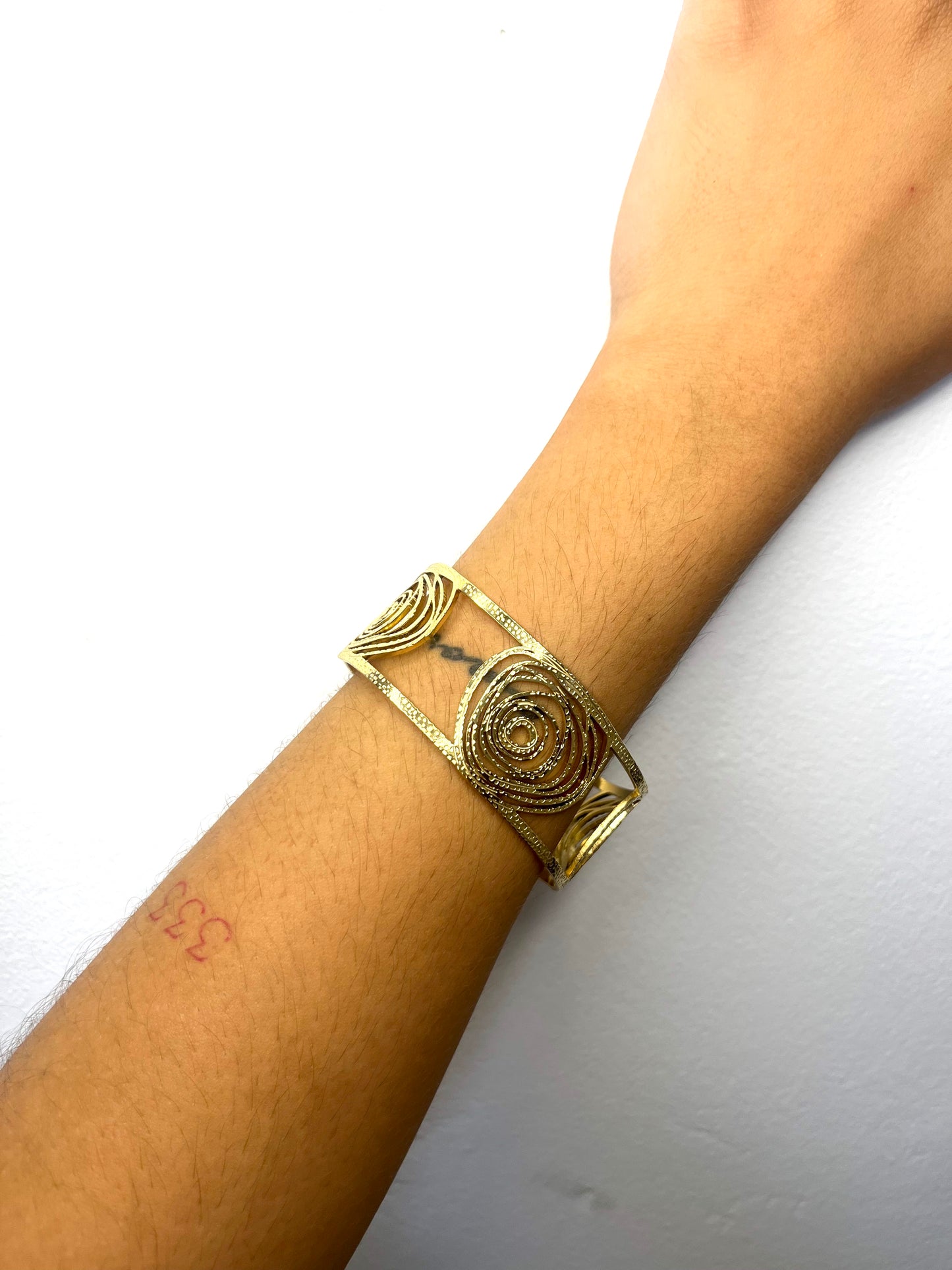 Pulsera rígida  en forma de espiral de acero