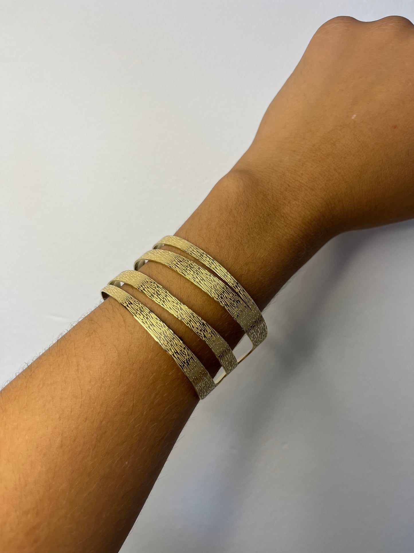 Brazalete dorado 4 vueltas mate
