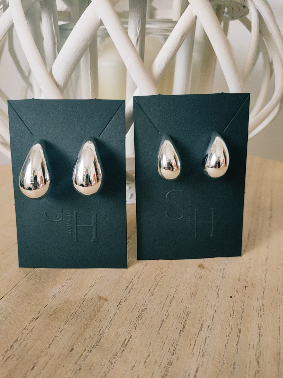 Pendientes gota de agua plateados pequeños